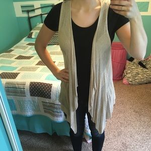 Sleeveless cardigan vest